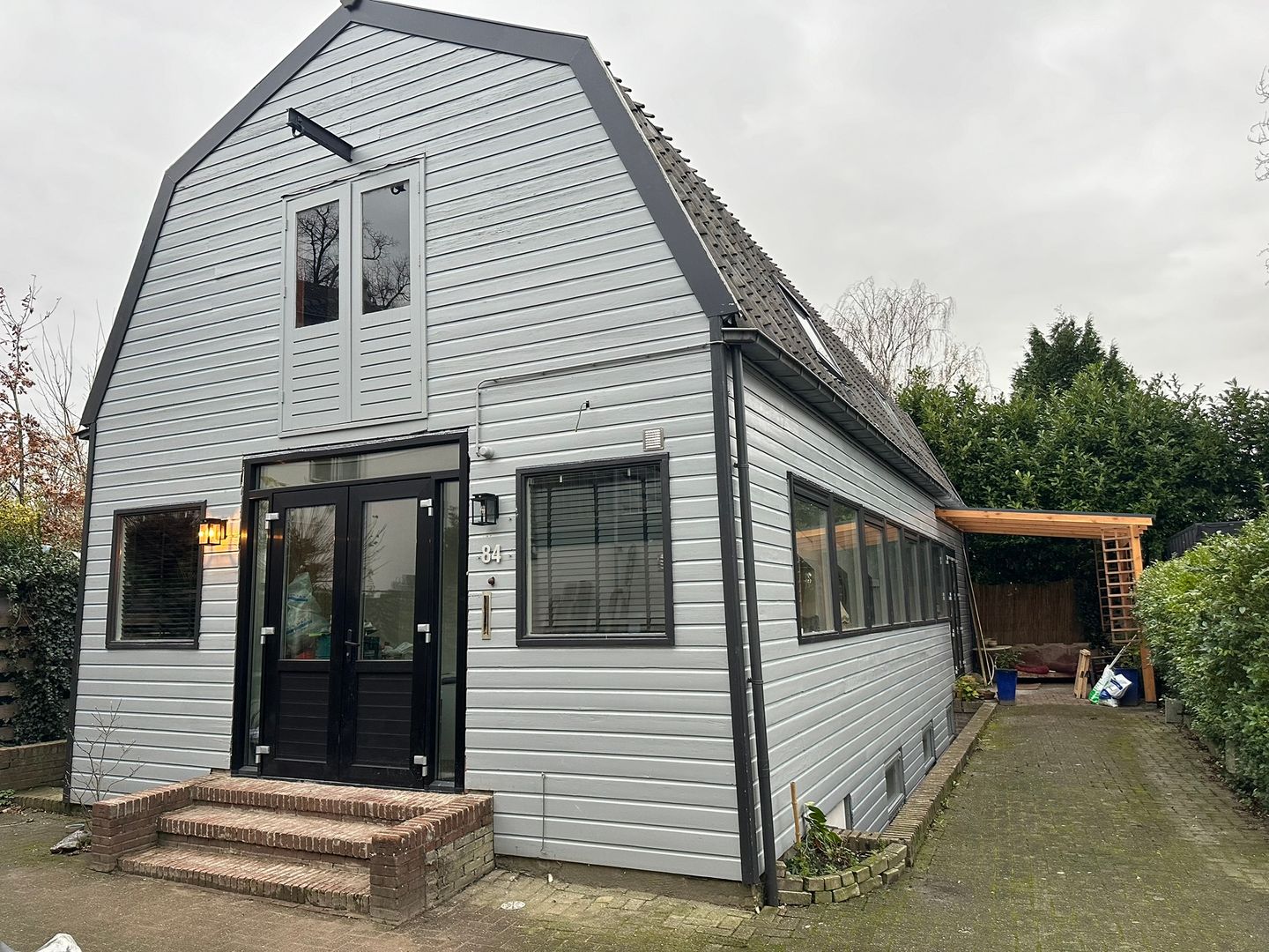 View photo 2 of Naarderstraat 84