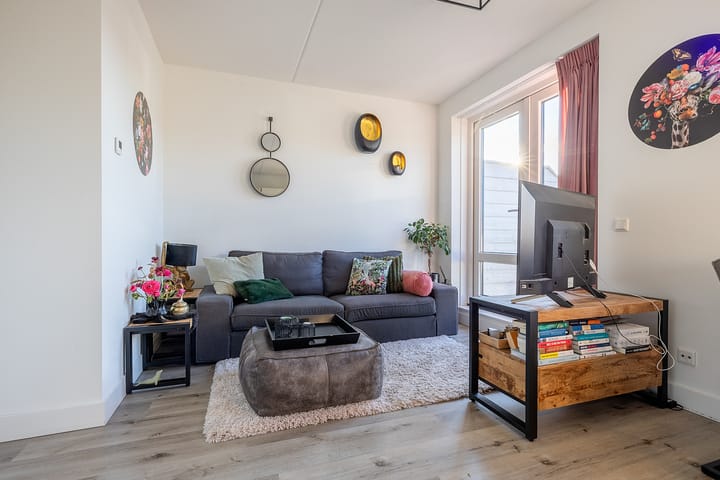 Photo 3 of Weiver 6-B