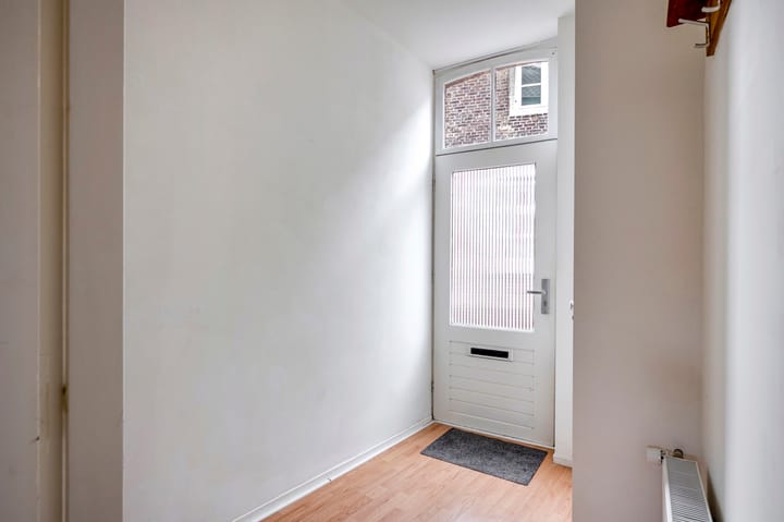 Photo 13 of Helstraat 45