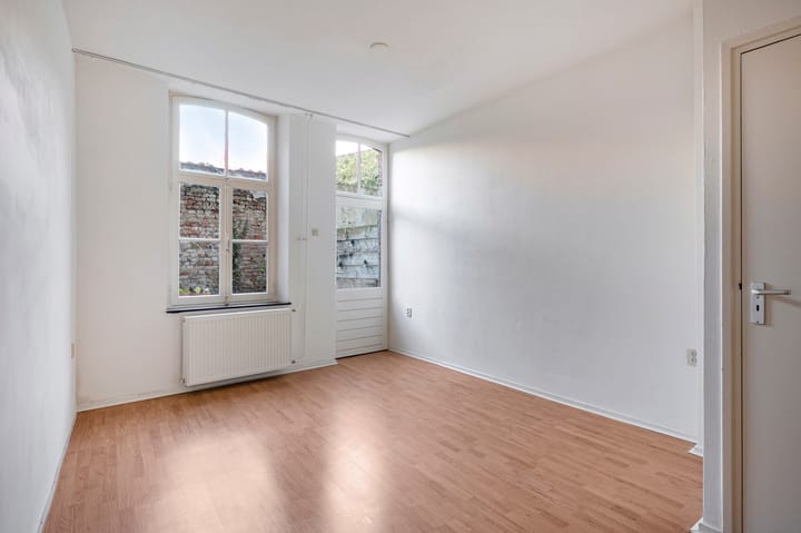 Photo 18 of Helstraat 45