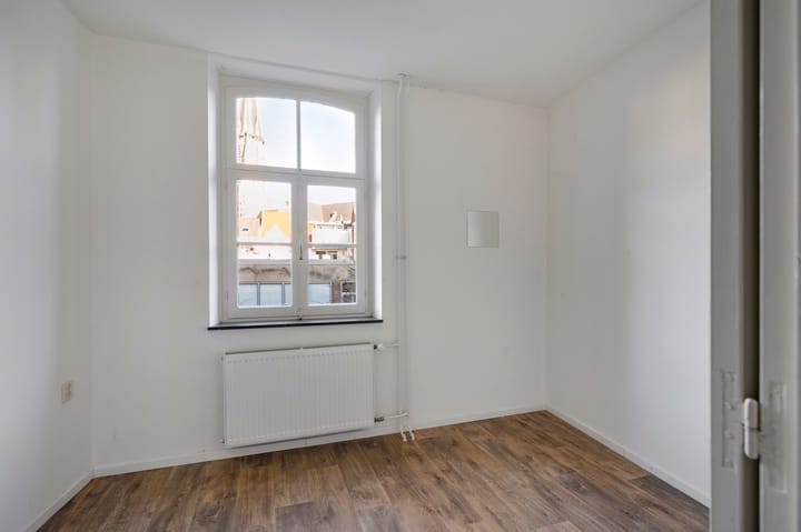 Photo 21 of Helstraat 45