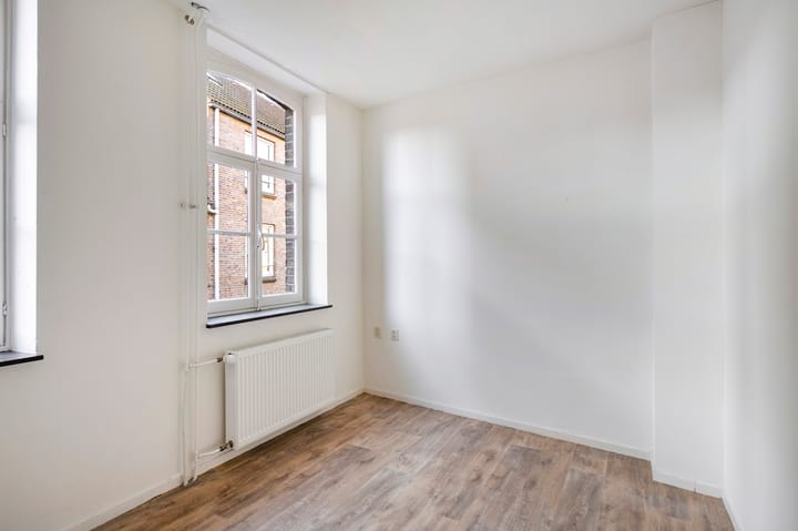 Photo 26 of Helstraat 45