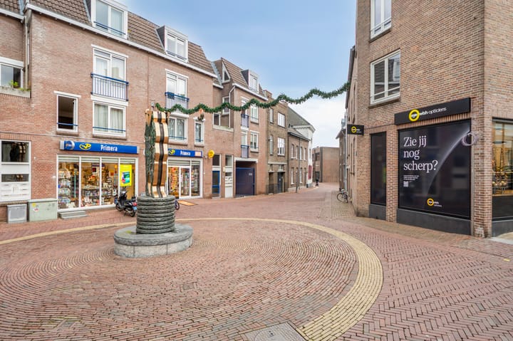 Photo 11 of Helstraat 45