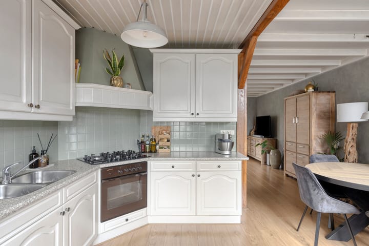 Photo 10 of Oldenbarnevelderweg 40