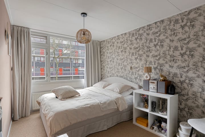 Photo 13 of Oldenbarnevelderweg 40