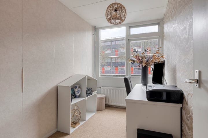 Photo 18 of Oldenbarnevelderweg 40