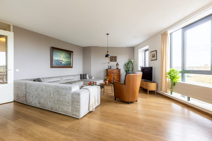 Foto 8 van Stationsplein 40