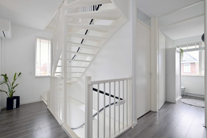 Photo 33 of Kuilovenstraat 12