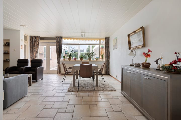 Photo 2 of Van Vurenstraat 6