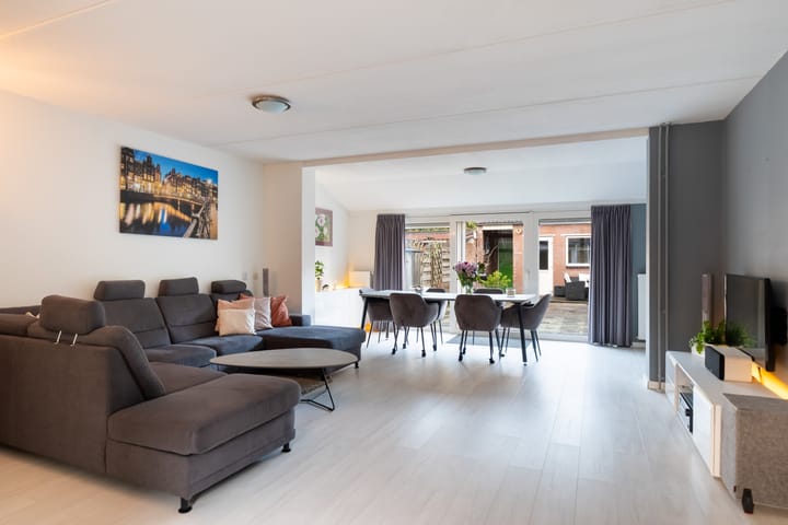 Photo 3 of Teenschillerlaan 32