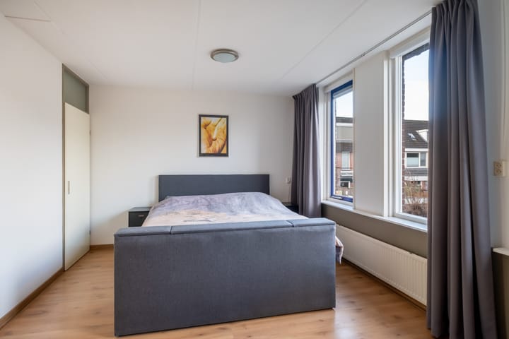 Photo 21 of Teenschillerlaan 32