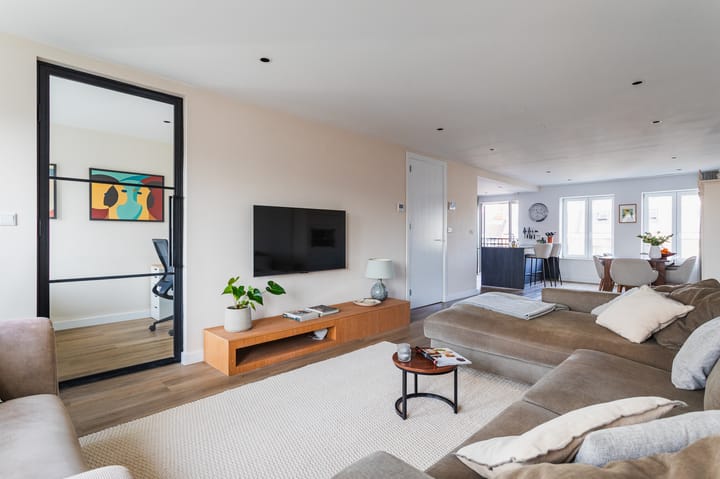 Photo 9 of Tollensstraat 105-B