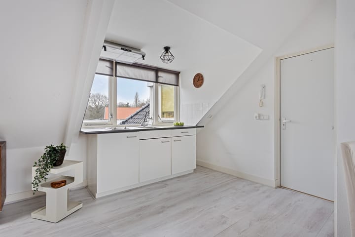 Foto 11 van Koninginnelaan 18-05