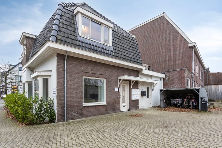 Foto 16 van Koninginnelaan 18-05