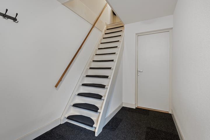 Foto 18 van Koninginnelaan 18-05