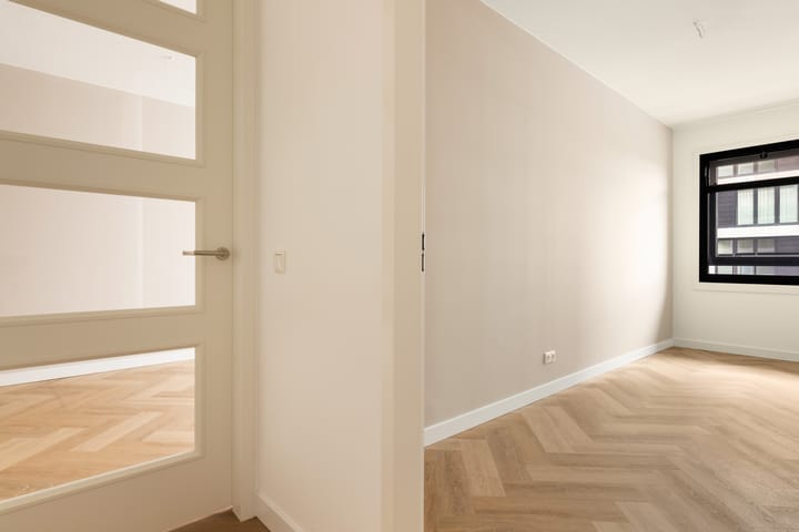 Foto 11 van Niemeyerstraat 61