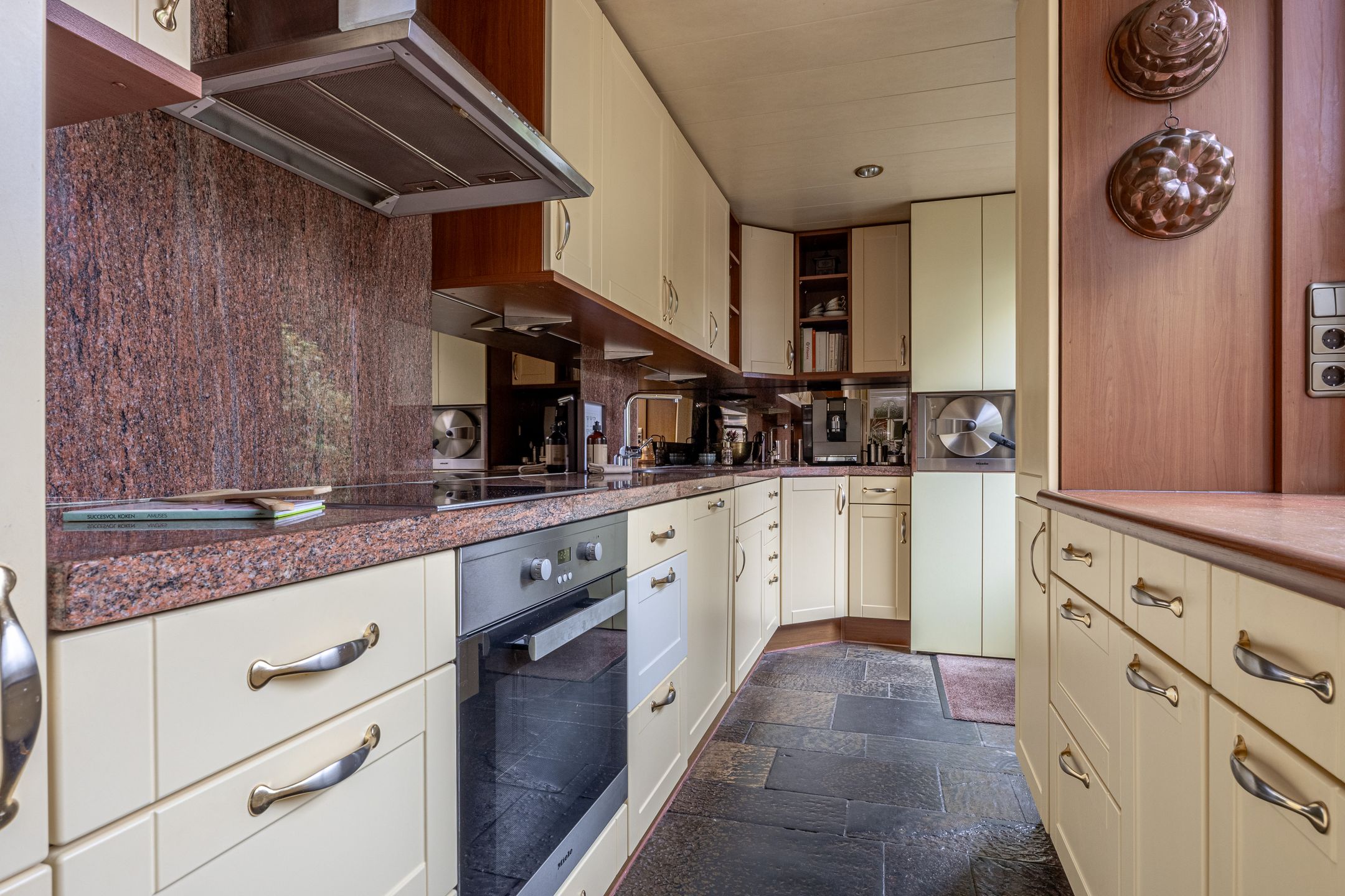 Foto 15 van Kennemerstraatweg 165