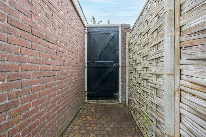 Foto 24 van Kennemerstraatweg 165