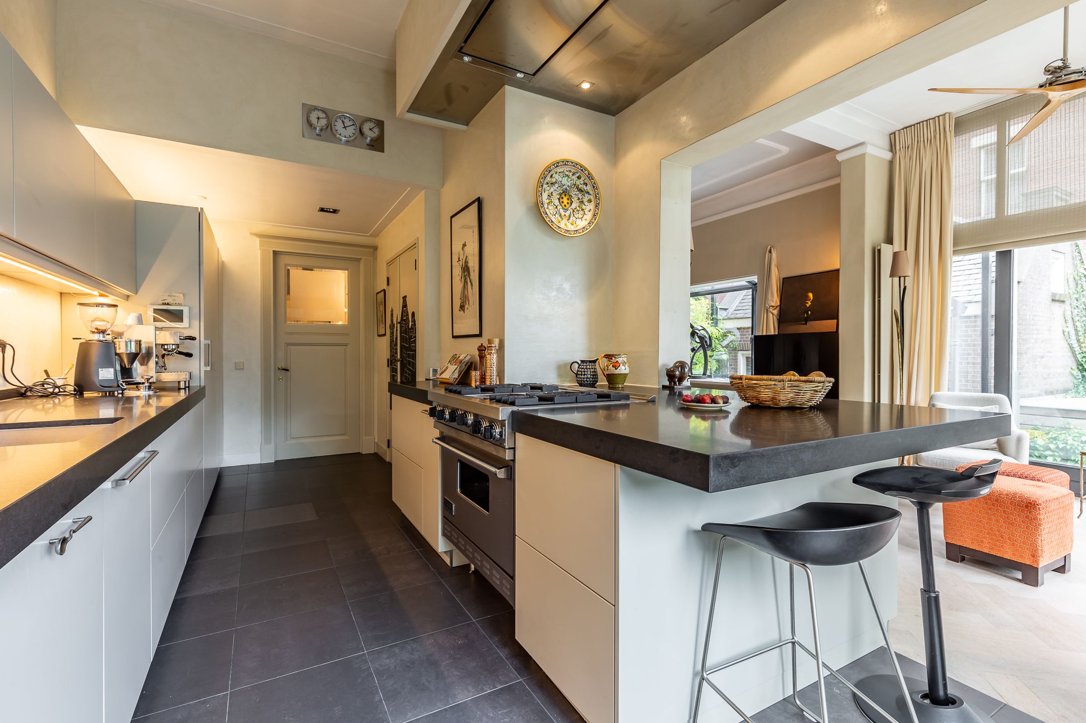 Photo 9 of Oranje Nassaulaan 67