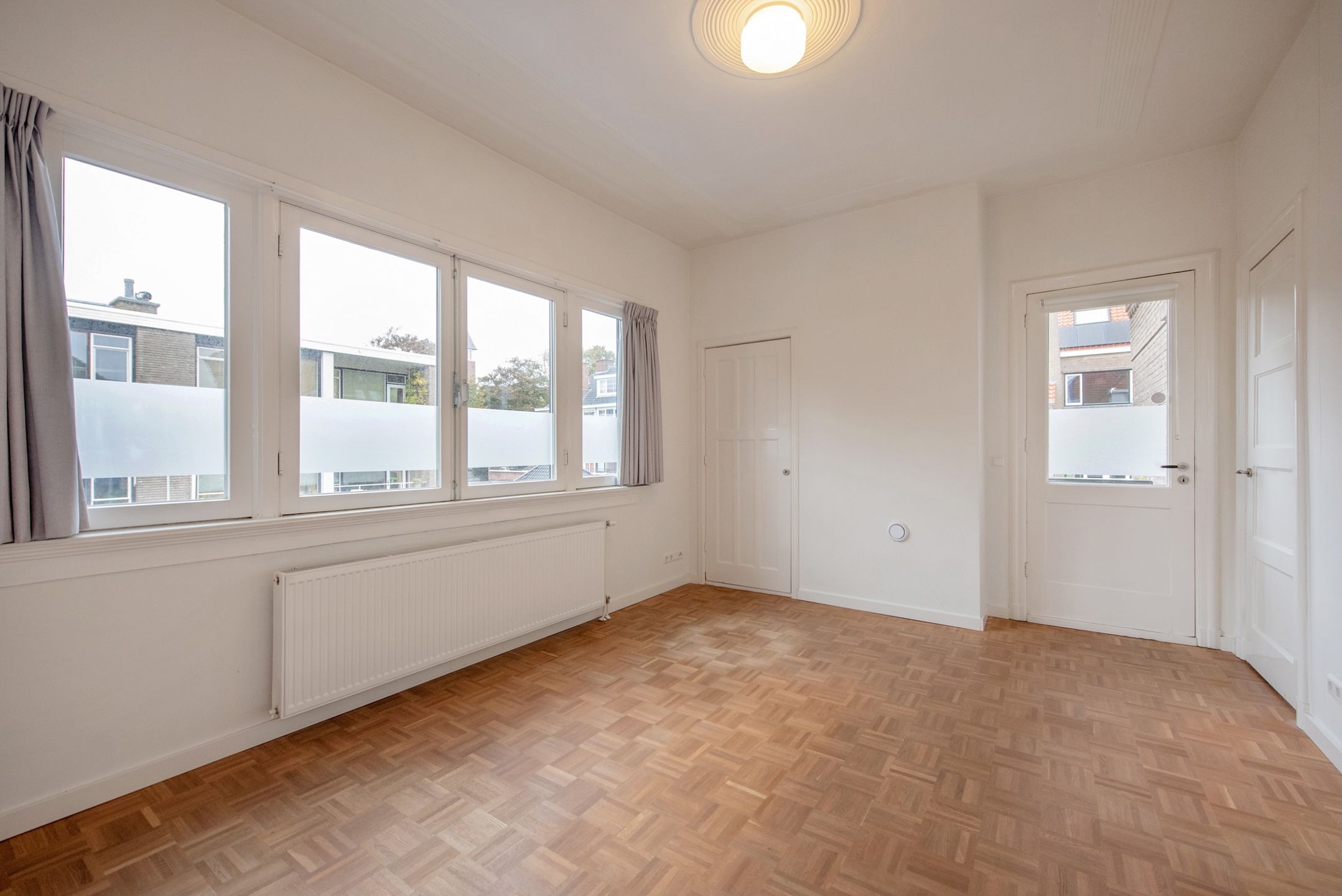 Foto 42 van Van Dorpstraat 4