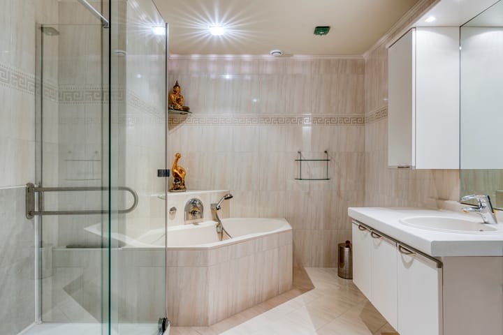 Photo 21 of Leeghwaterstraat 36