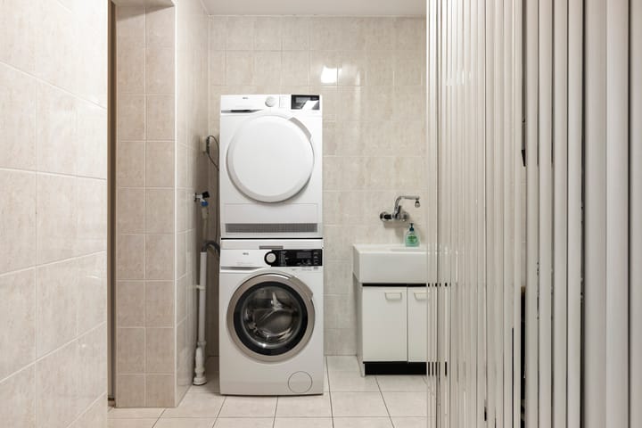 Photo 22 of Leeghwaterstraat 36