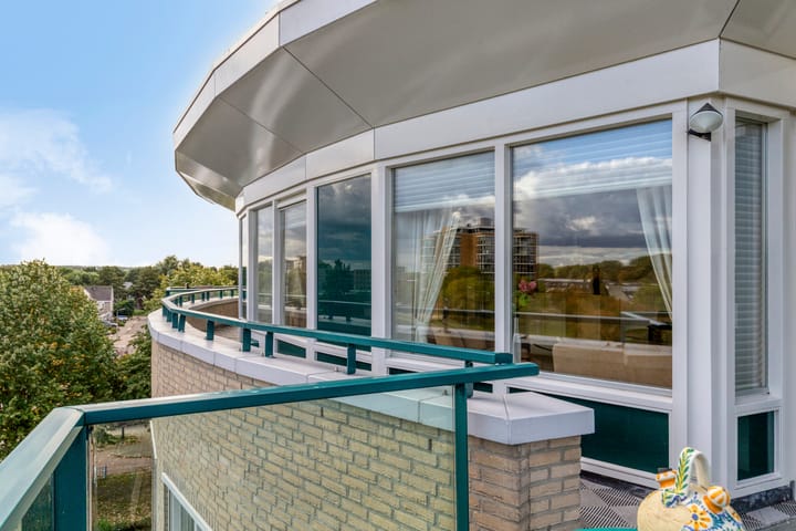 Photo 24 of Leeghwaterstraat 36