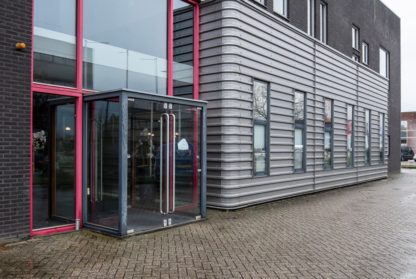 View photo 4 of Newtonstraat 3