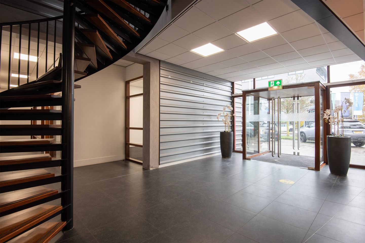 Bekijk foto 3 van Newtonstraat 3