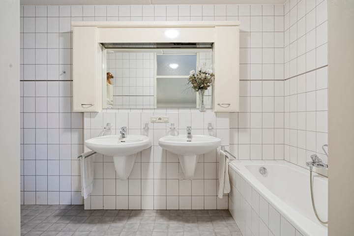 Photo 36 of Maaseikstraat 3