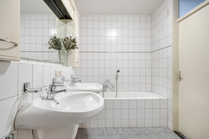 Photo 37 of Maaseikstraat 3