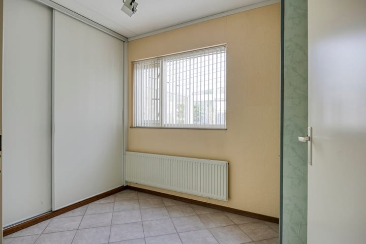 Photo 39 of Maaseikstraat 3