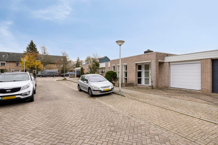 Photo 49 of Maaseikstraat 3