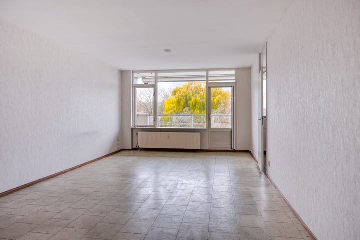 Photo 2 of Henry Moorepassage 278