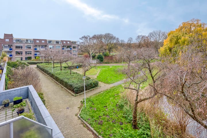 Photo 9 of Henry Moorepassage 278