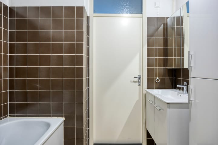 Photo 20 of Henry Moorepassage 278