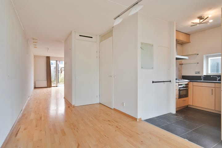 Photo 4 of Galjoen 10 7