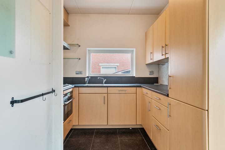 Photo 5 of Galjoen 10 7