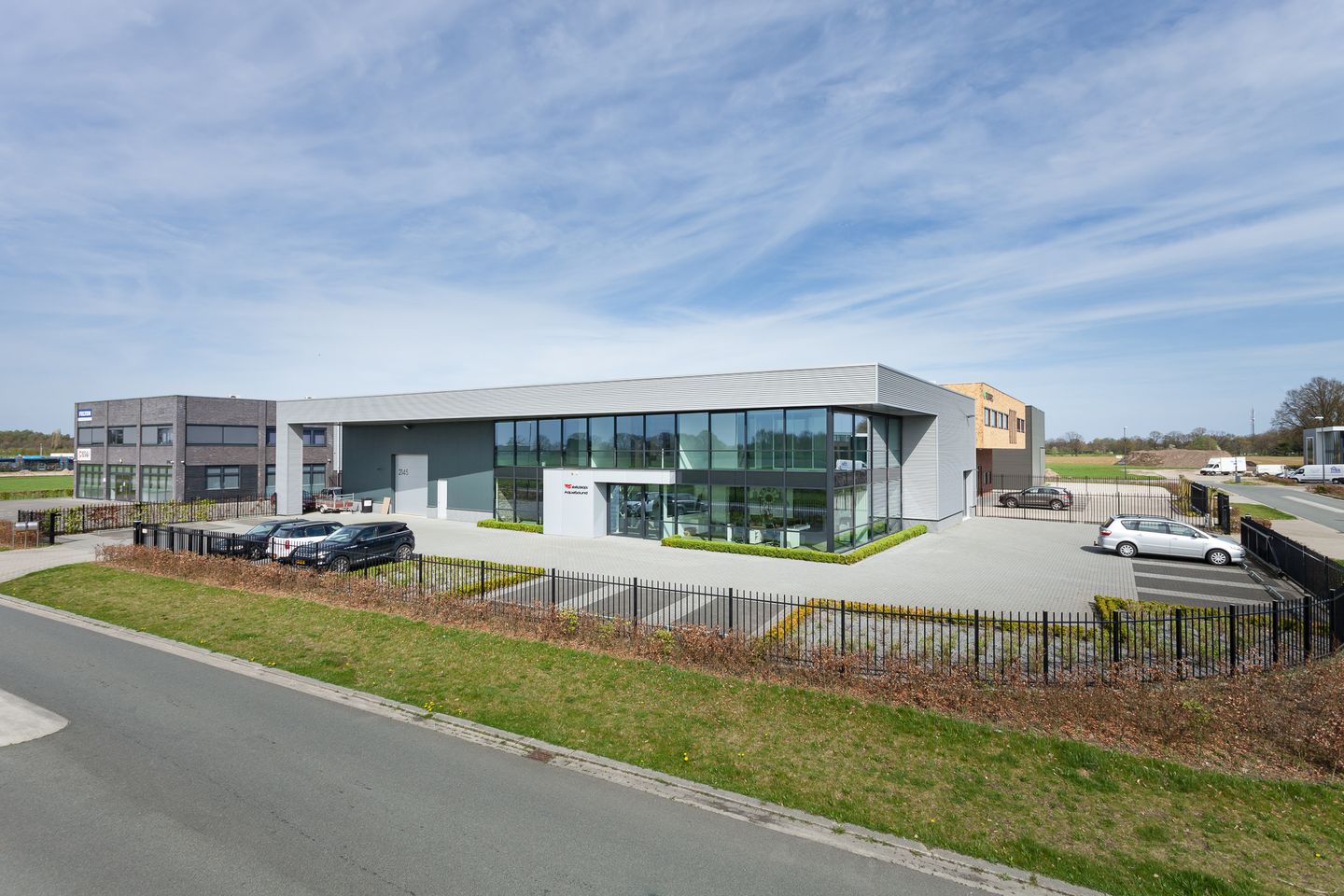 View photo 1 of Habraken 2145-A