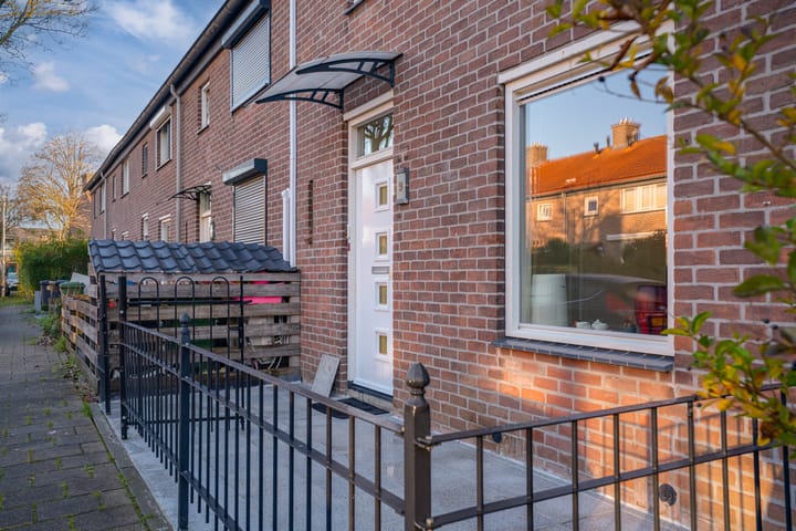 Photo 7 of Rozemarijnstraat 9