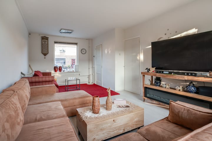 Photo 11 of Rozemarijnstraat 9