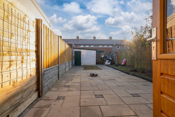 Photo 14 of Rozemarijnstraat 9