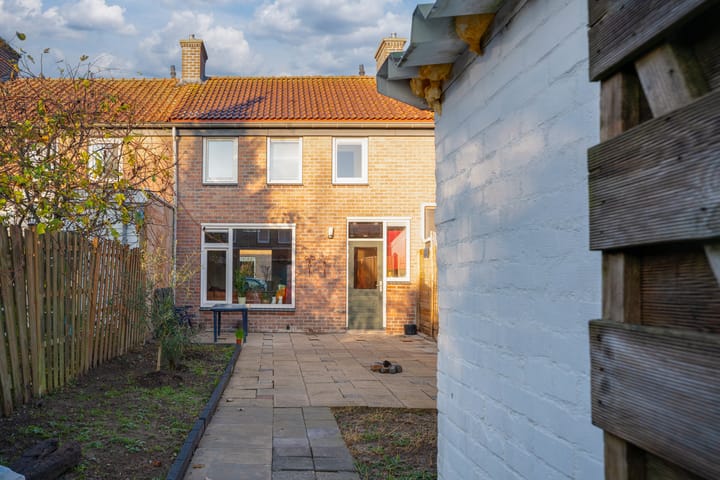 Photo 18 of Rozemarijnstraat 9