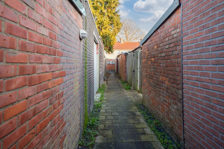 Photo 19 of Rozemarijnstraat 9