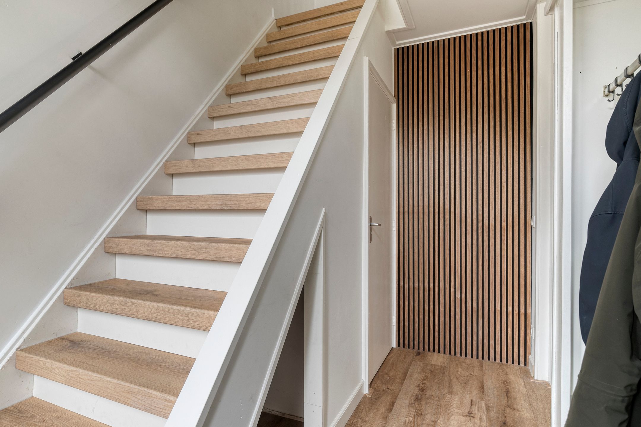 Foto 6 van Warmoeziershof 65