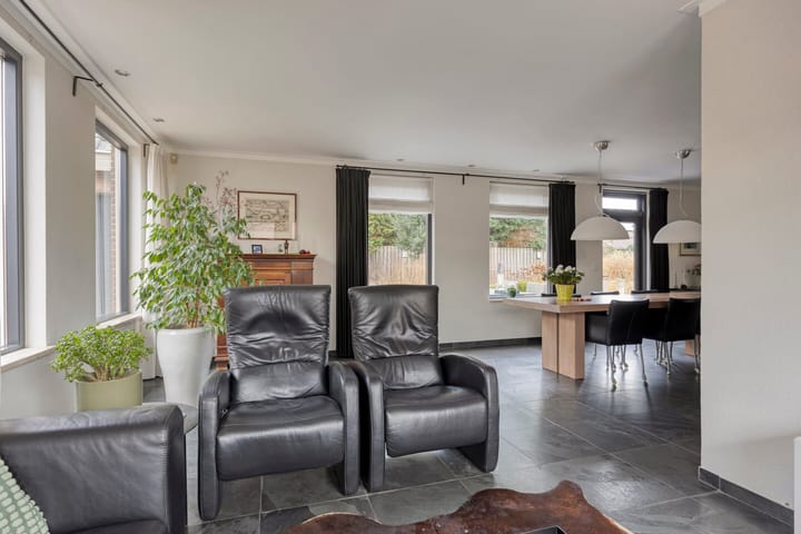 Photo 4 of De Band 62