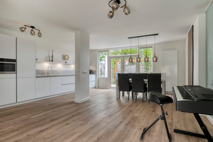 Foto 10 van Warmoeziershof 65