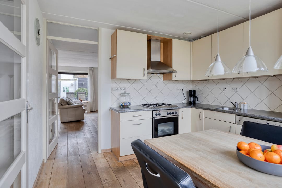 Photo 8 of Weegbree 63