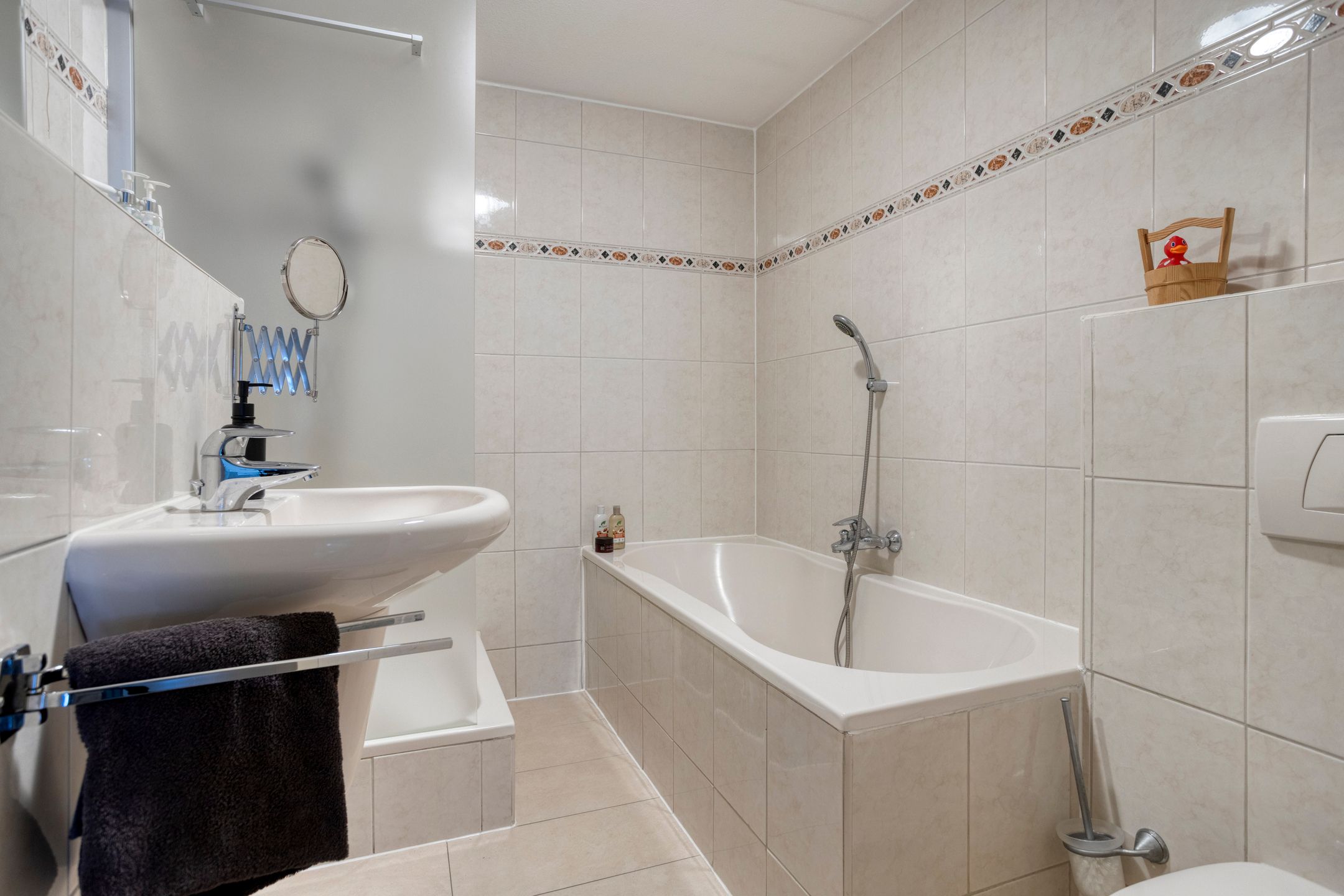 Photo 18 of Weegbree 63