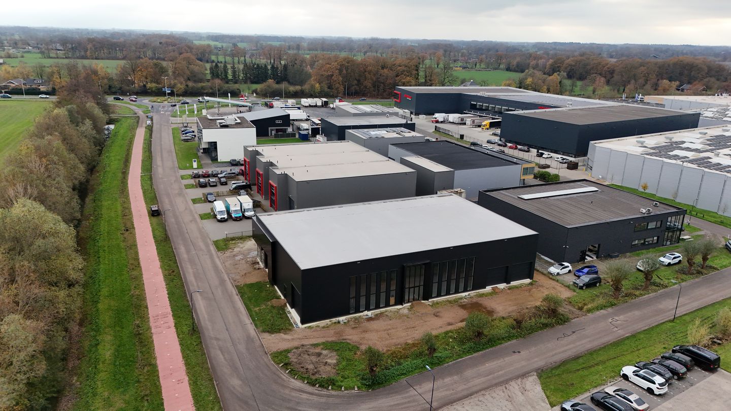 View photo 3 of Euroweg 13